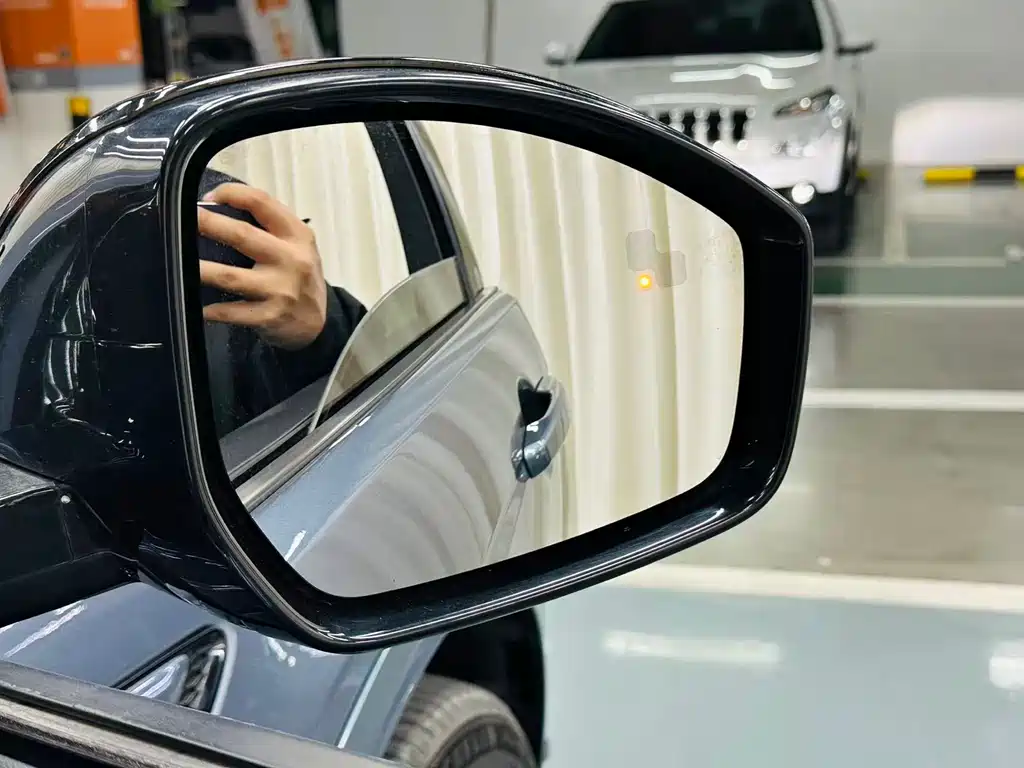 LAND ROVER DISCOVER SPORTS