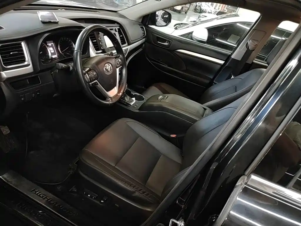 Toyota Highlander — миниатюра 15