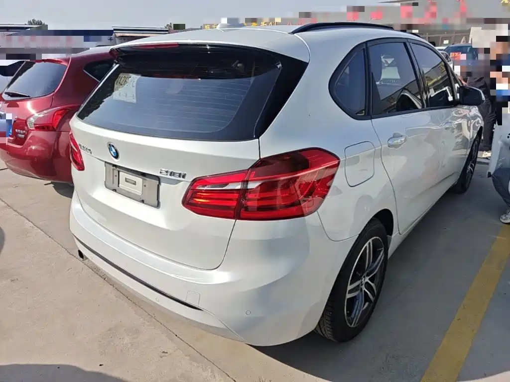 BMW 2 Series Active Tourer — миниатюра 7