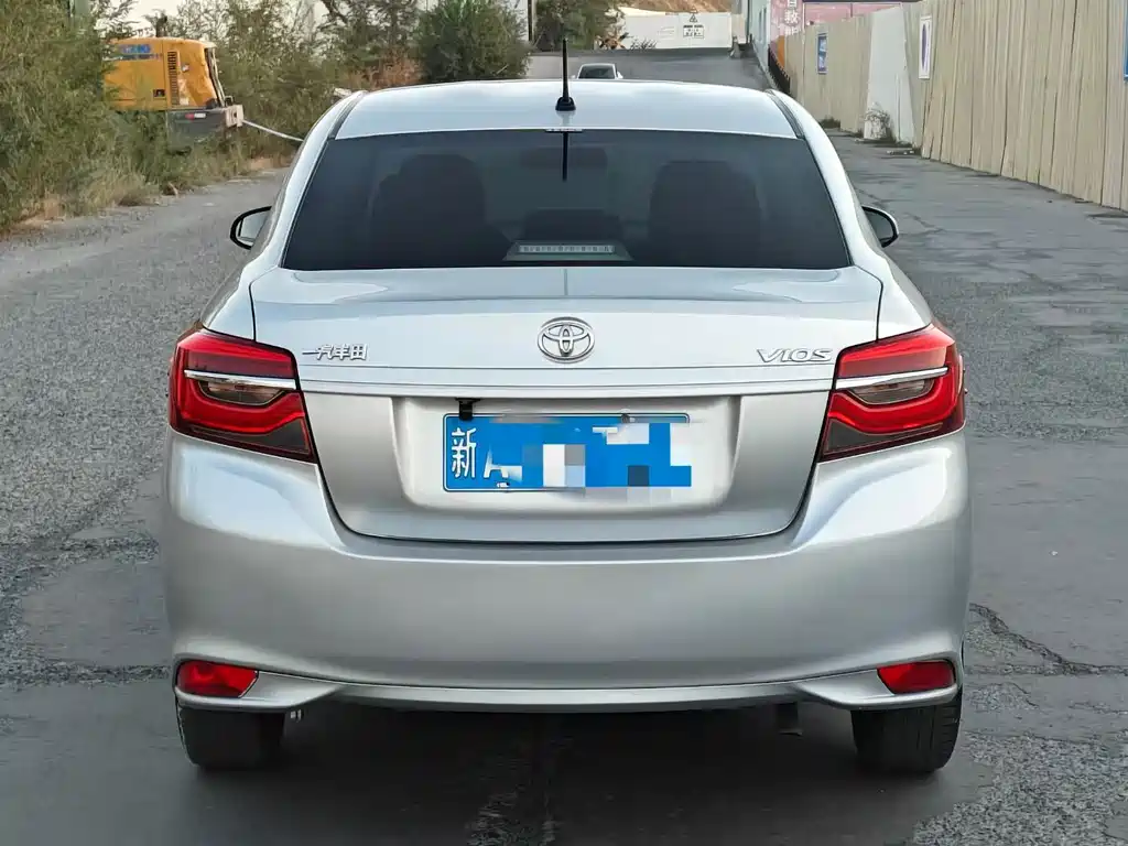 Toyota Vios — миниатюра 5