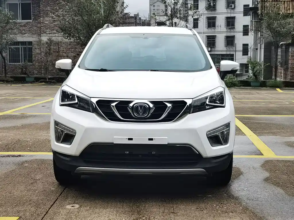 Changan CS15 — миниатюра 2