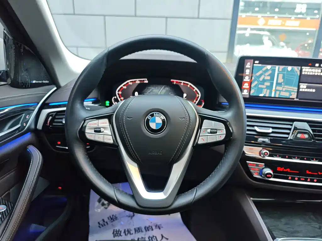 BMW 5 Series — миниатюра 15