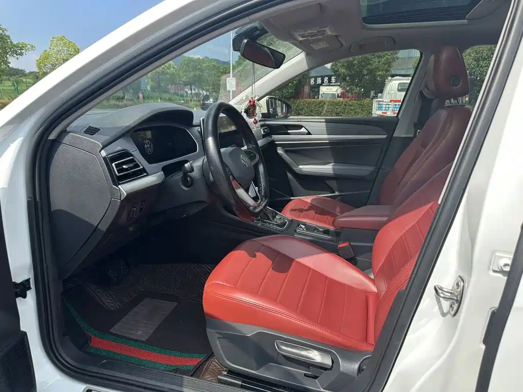 Volkswagen Lavida — миниатюра 4