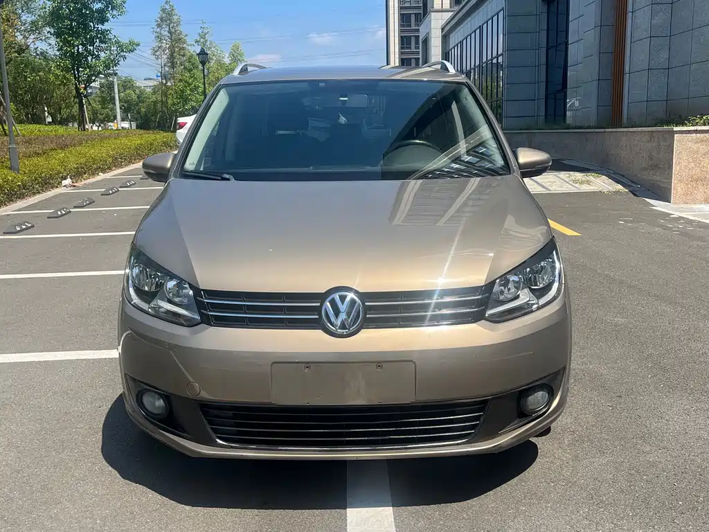 Volkswagen Touran — миниатюра 2