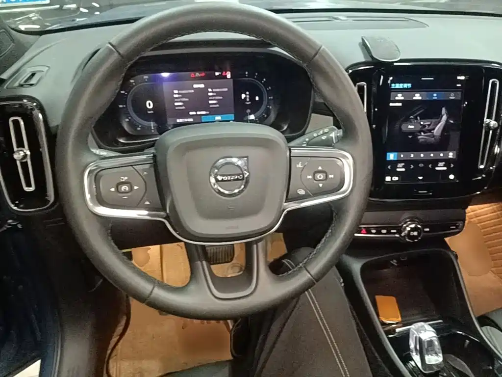 Volvo XC40 — миниатюра 11