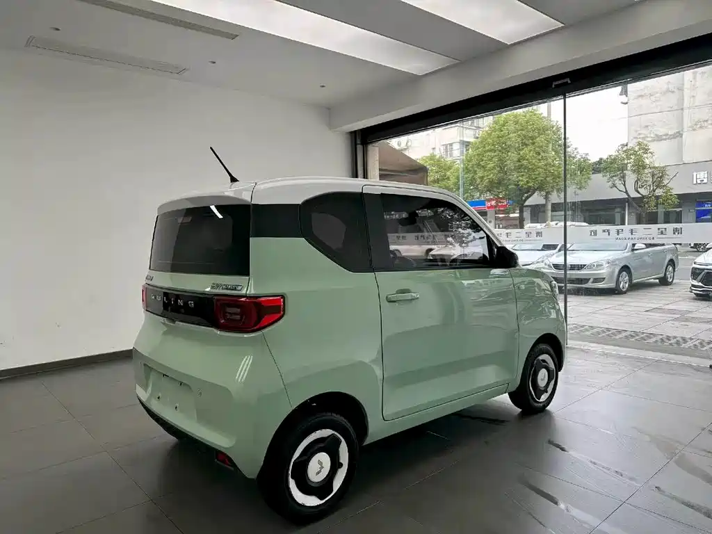 Wuling MINIEV — миниатюра 9
