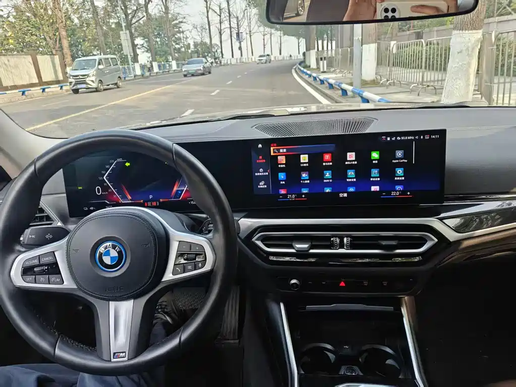 BMW I3