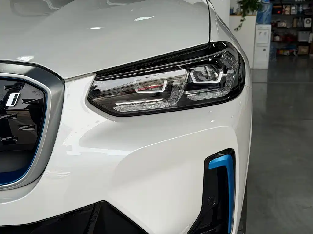 BMW iX3 — миниатюра 3