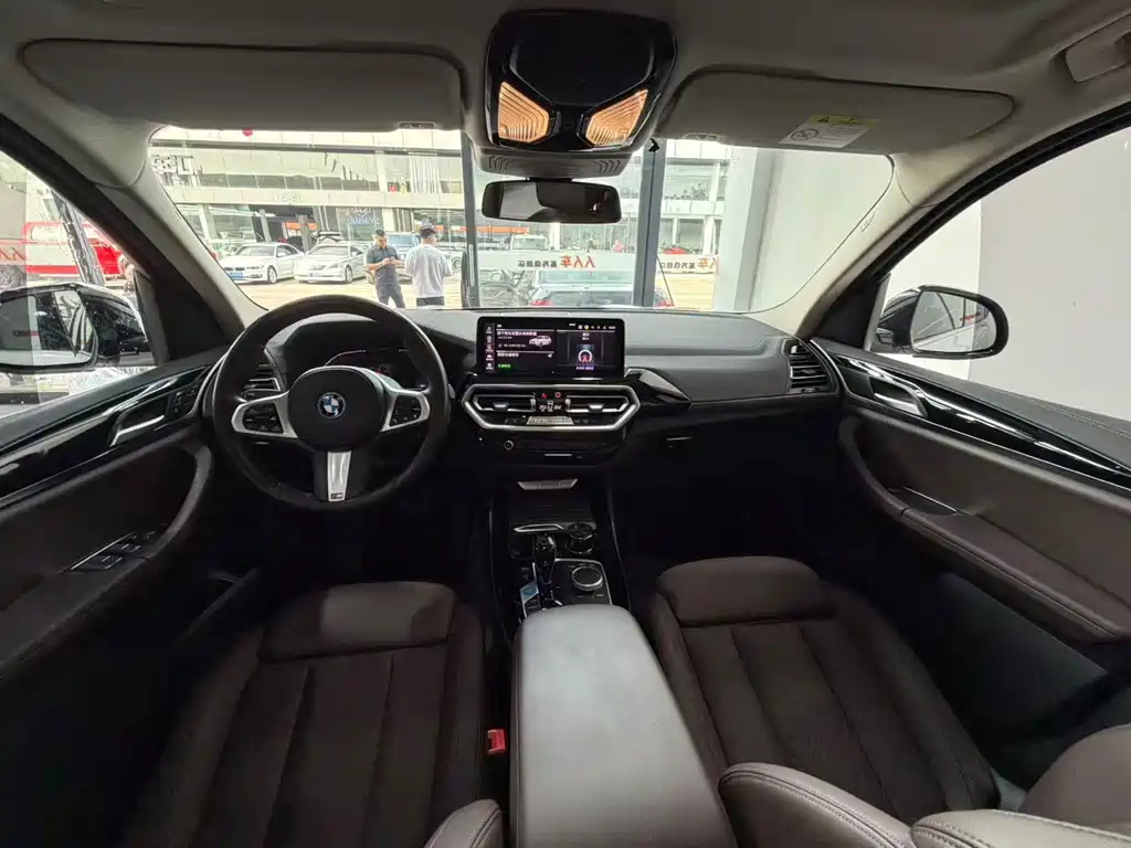 BMW iX3 — миниатюра 14