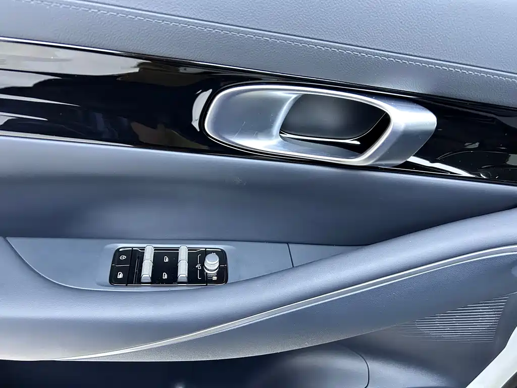 GEELY GALAXY GALAXY E5