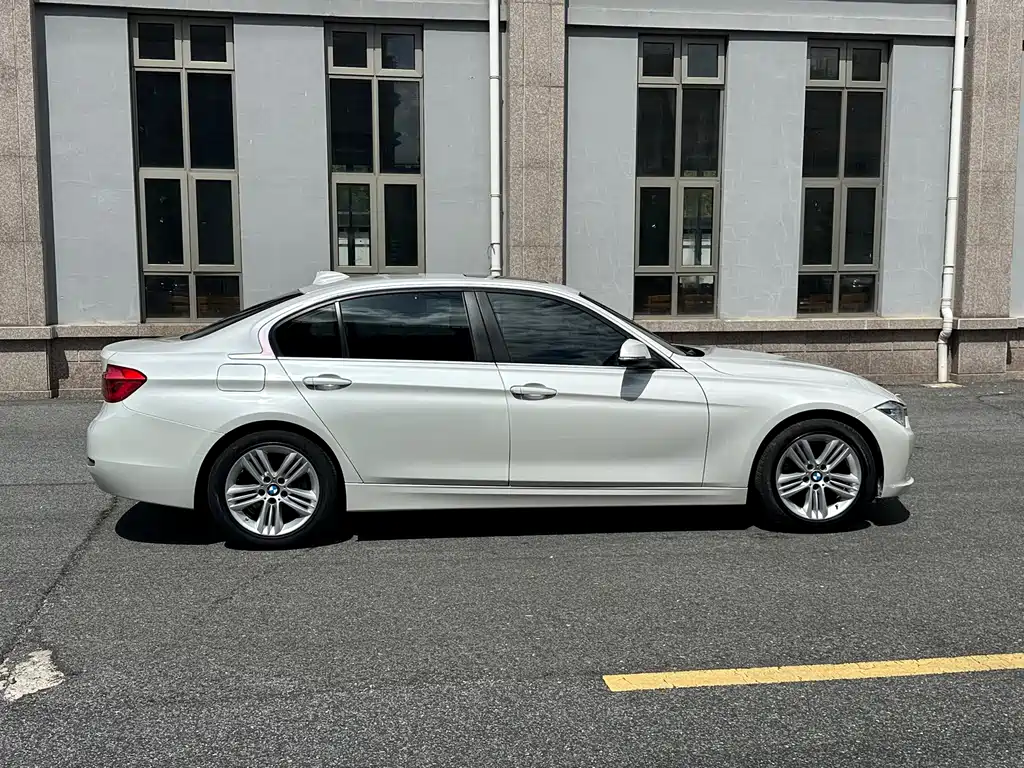 BMW 3 Series — миниатюра 7