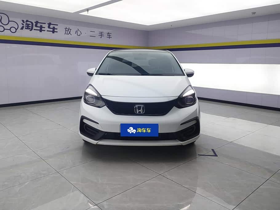 Honda Fit 1.5 л 2023 г. Белый, пробег 27700 км