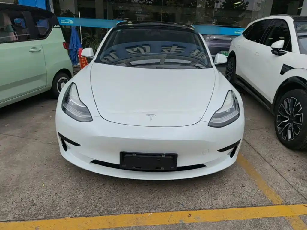 Tesla Model 3 — миниатюра 3