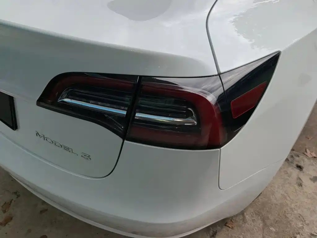 Tesla Model 3 — миниатюра 8