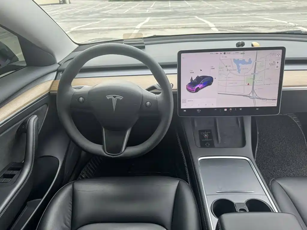 Tesla Model 3 — миниатюра 20