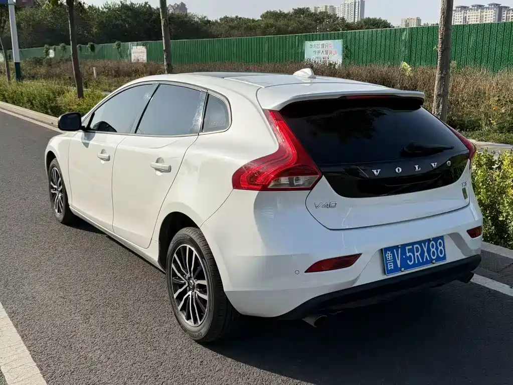 Volvo V40 — миниатюра 4