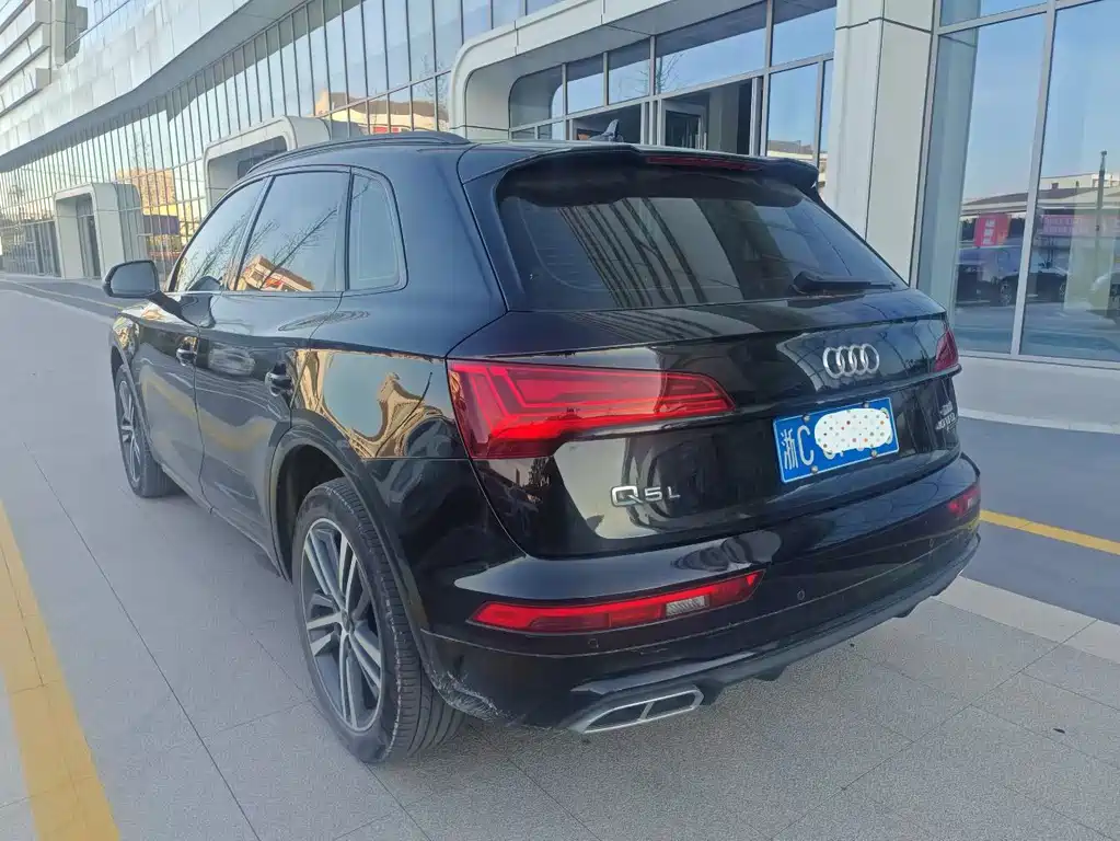 Audi Q5L — миниатюра 9