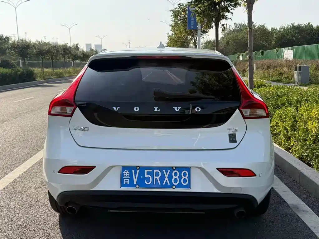 Volvo V40 — миниатюра 6