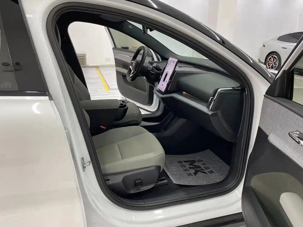 Volvo EX30 — миниатюра 7