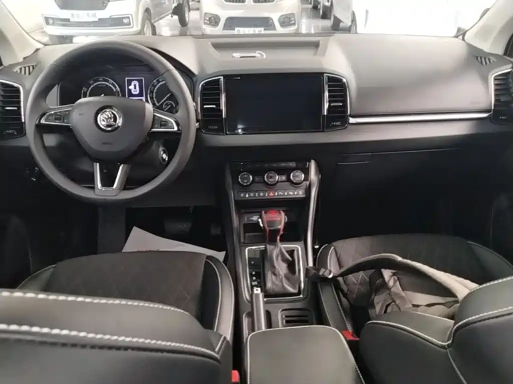 Skoda Karoq — миниатюра 10