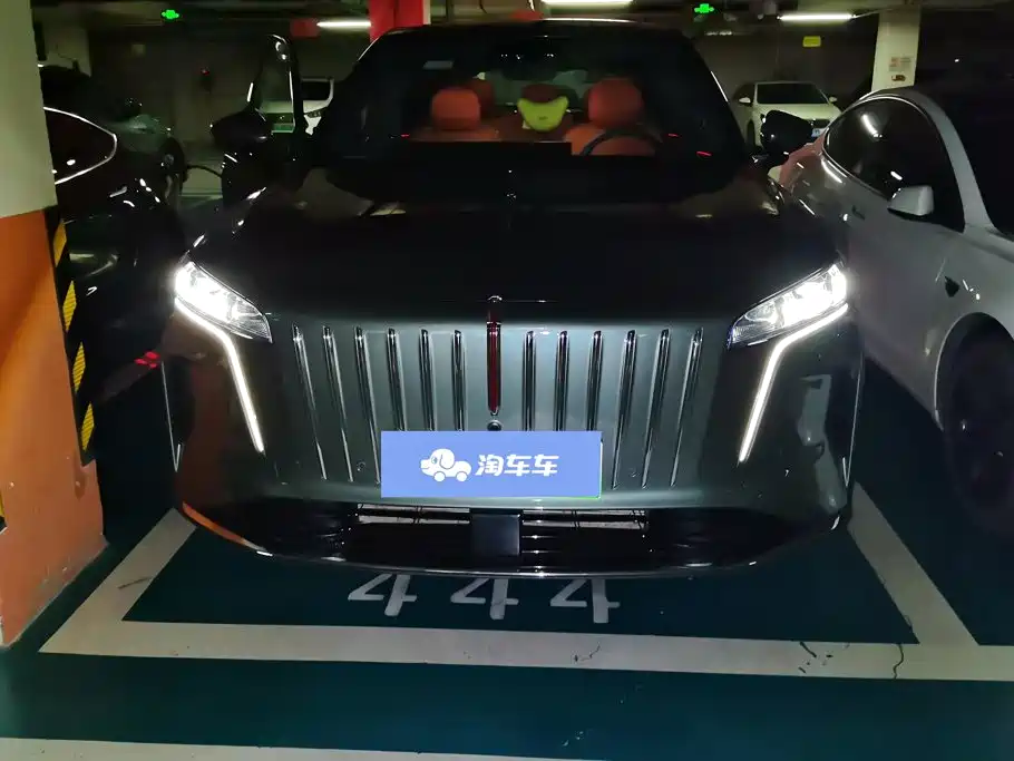 Hongqi Красный флаг HS6 PHEV — миниатюра 2