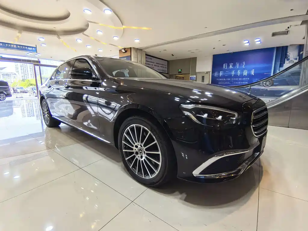 Mercedes-Benz E-Class — миниатюра 3