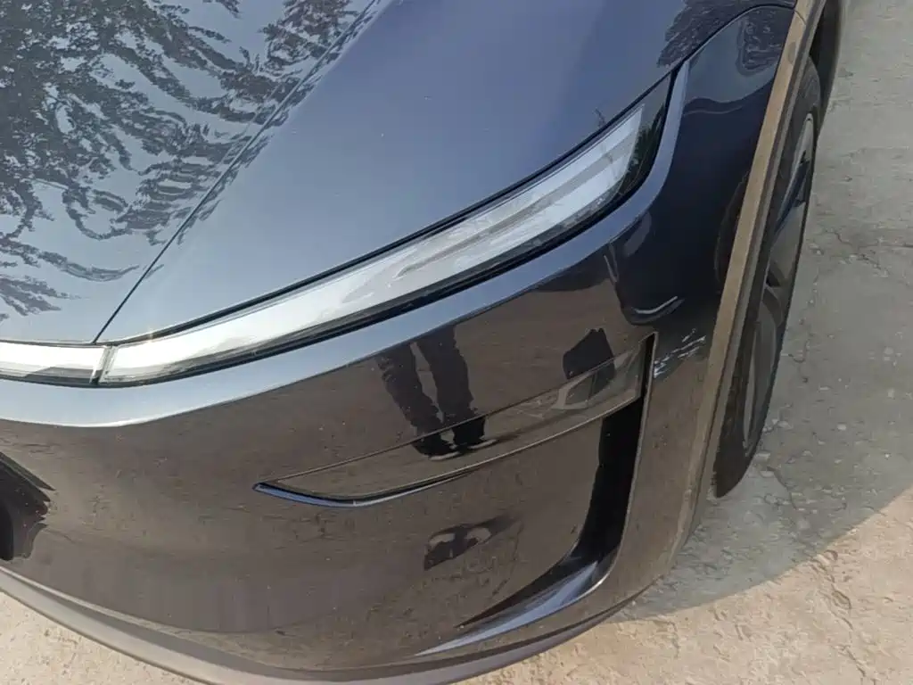 Tesla Model Y — миниатюра 24