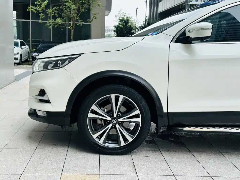 Nissan Qashqai — миниатюра 22