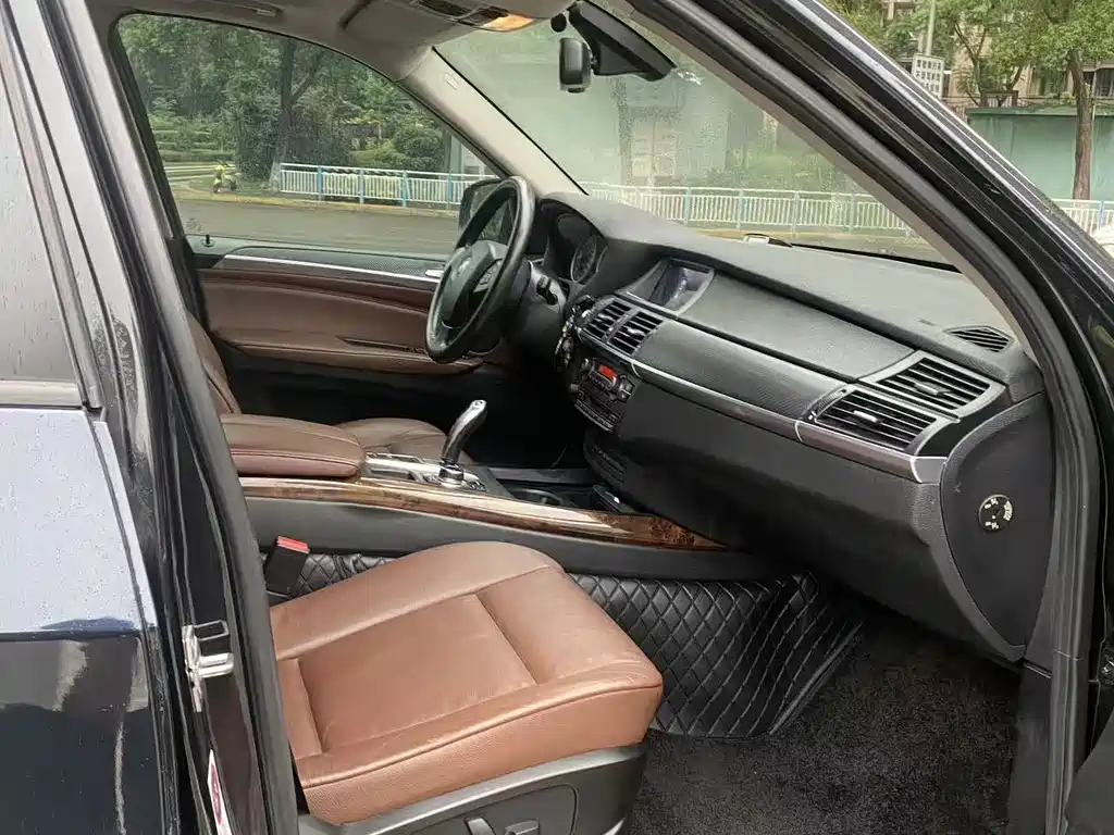 BMW X5 (Import) — миниатюра 10