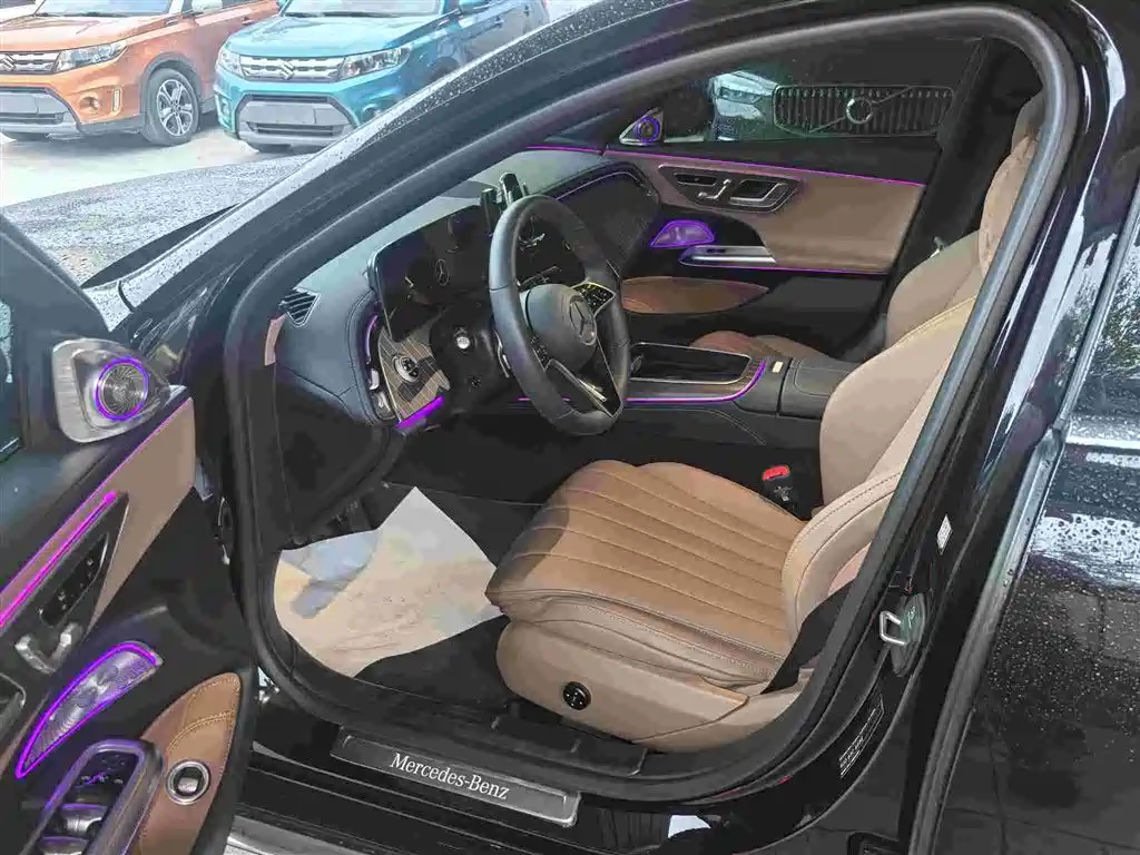 Mercedes-Benz E-Class — миниатюра 7