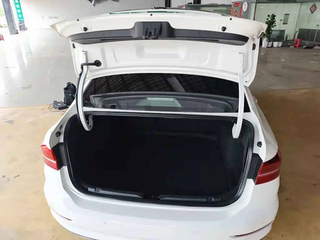 Volkswagen Lavida — миниатюра 19
