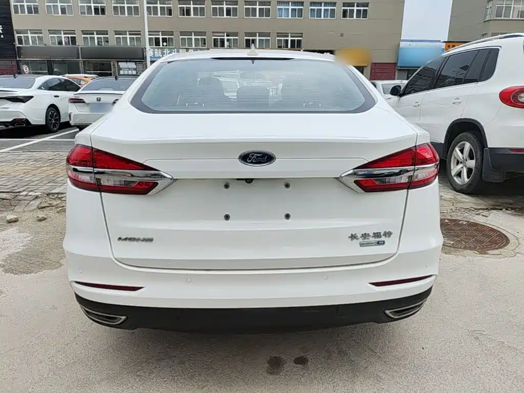 Ford Mondeo — миниатюра 6