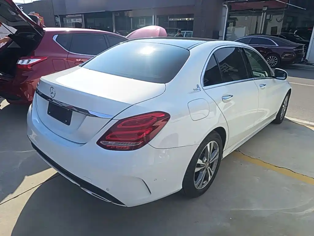 Mercedes-Benz C-Class — миниатюра 7