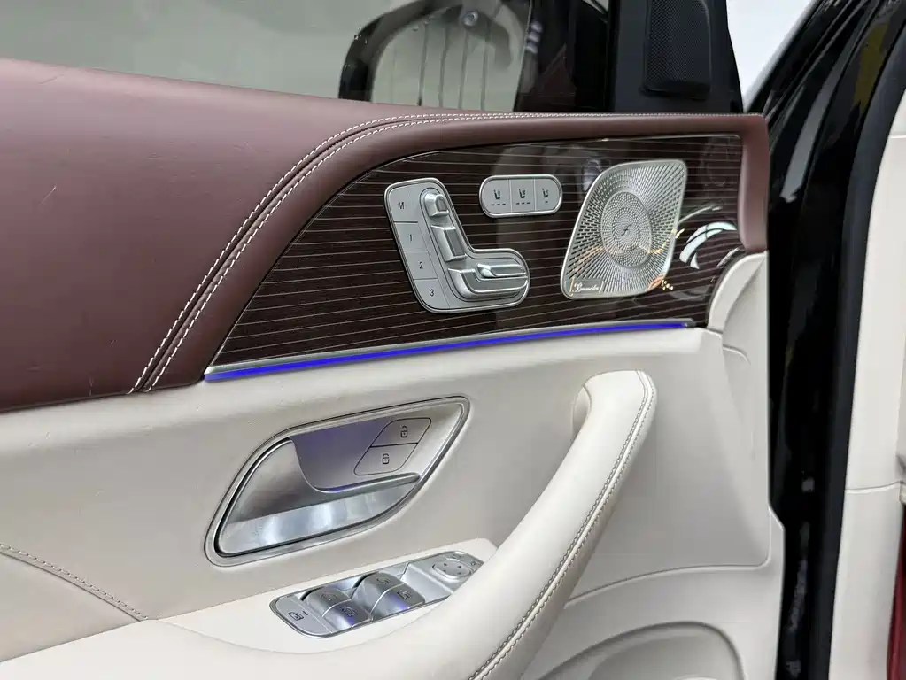 Mercedes-Benz GLS — миниатюра 11