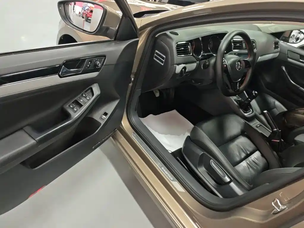 Volkswagen Sagitar — миниатюра 16