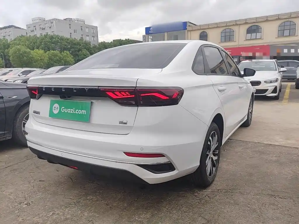 Geely Emgrand — миниатюра 7