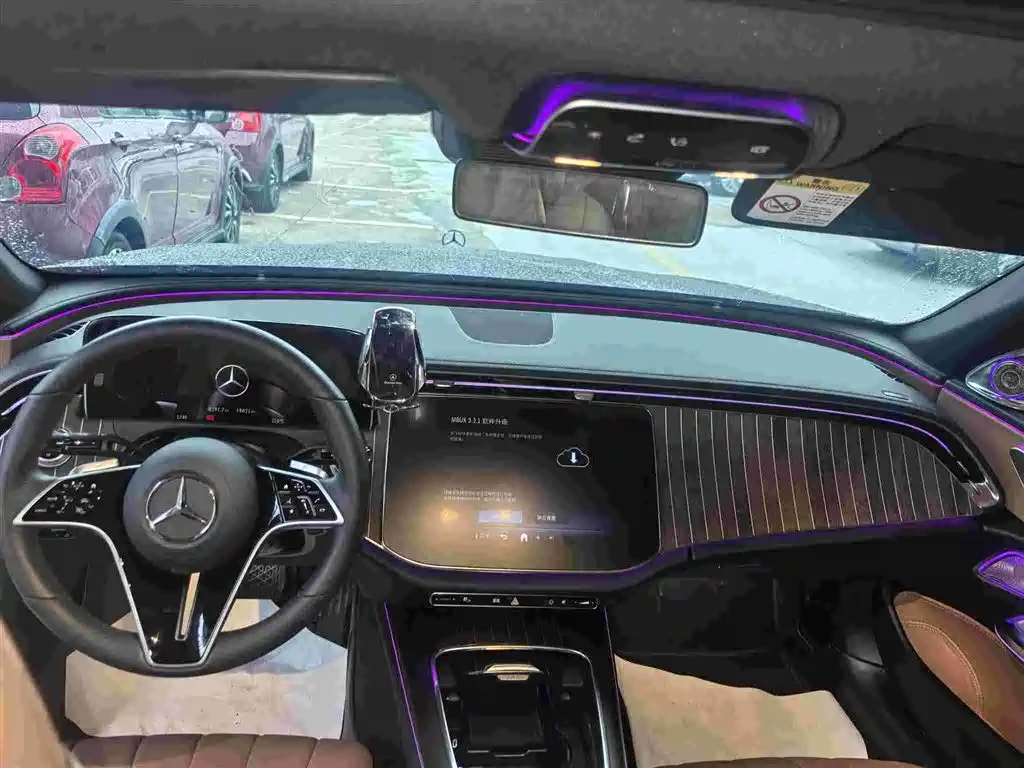 Mercedes-Benz E-Class — миниатюра 9