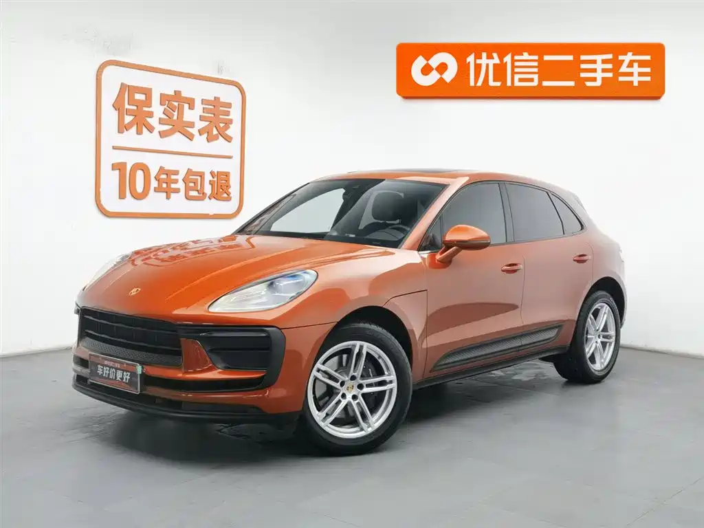 PORSCHE MACAN