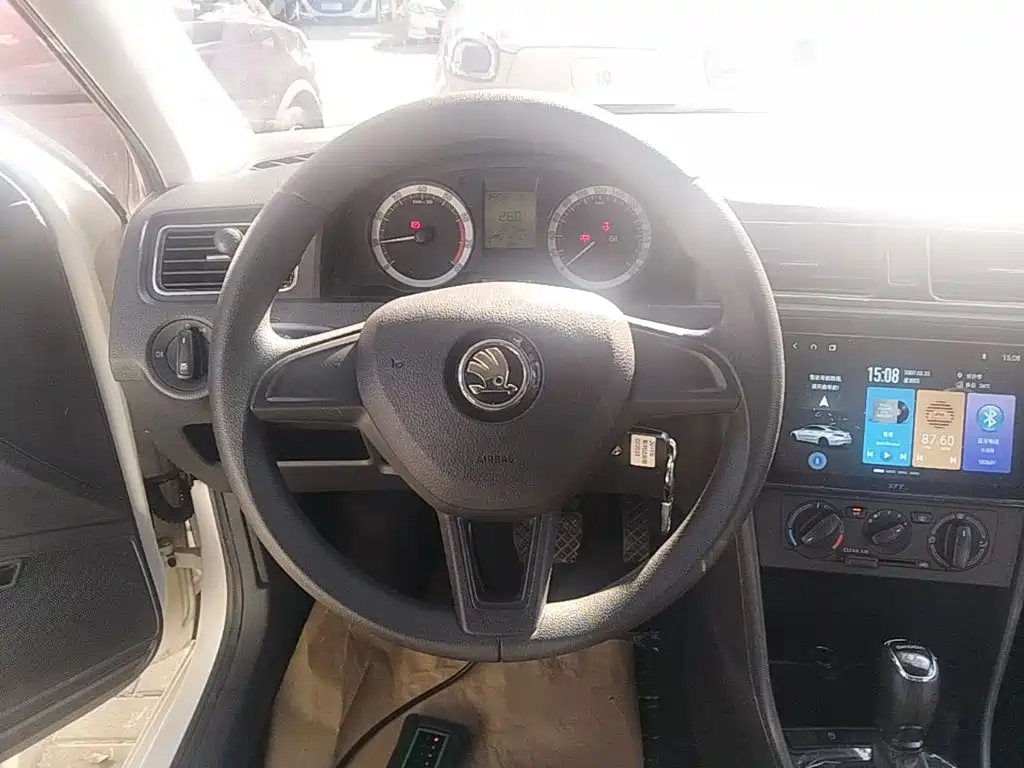 Skoda Rapid — миниатюра 11