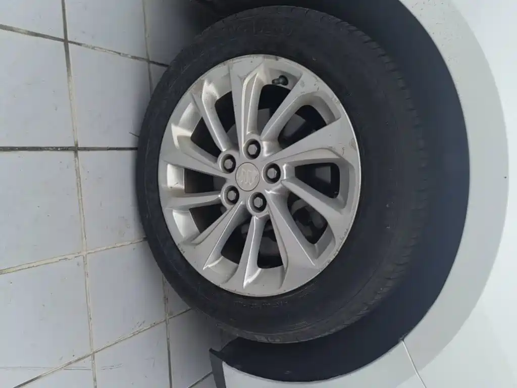 Buick Verano — миниатюра 23