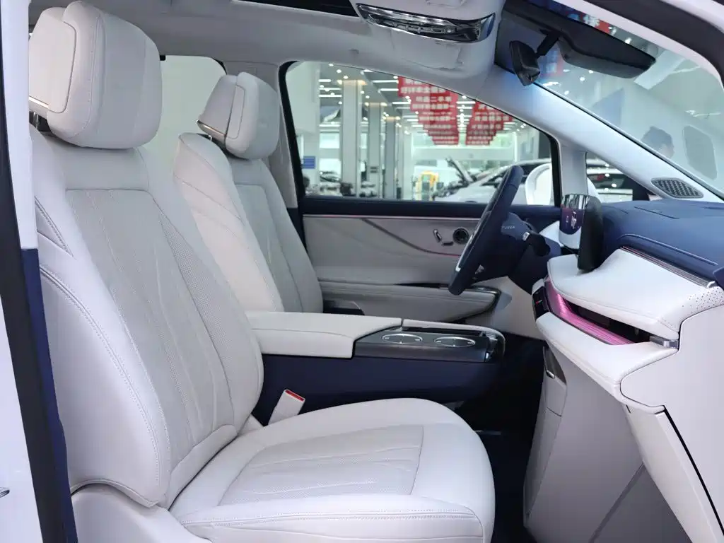 Buick GL8 Hybrid — миниатюра 21