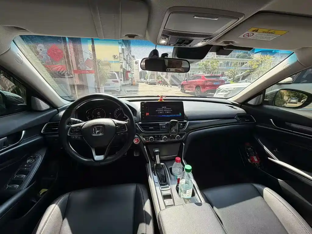 Honda Accord — миниатюра 9