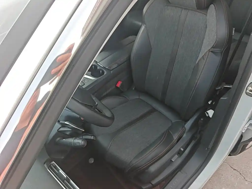 Peugeot 5008 — миниатюра 15
