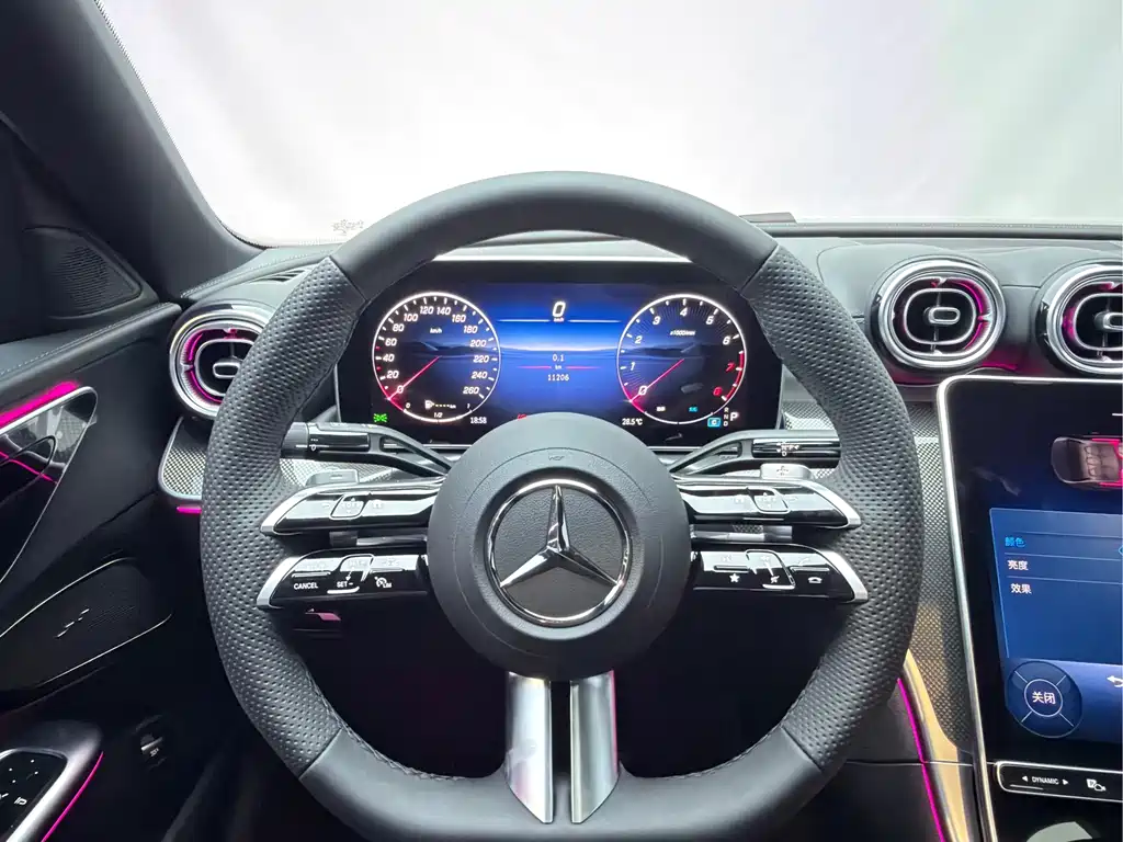 Mercedes-Benz C-Class — миниатюра 8