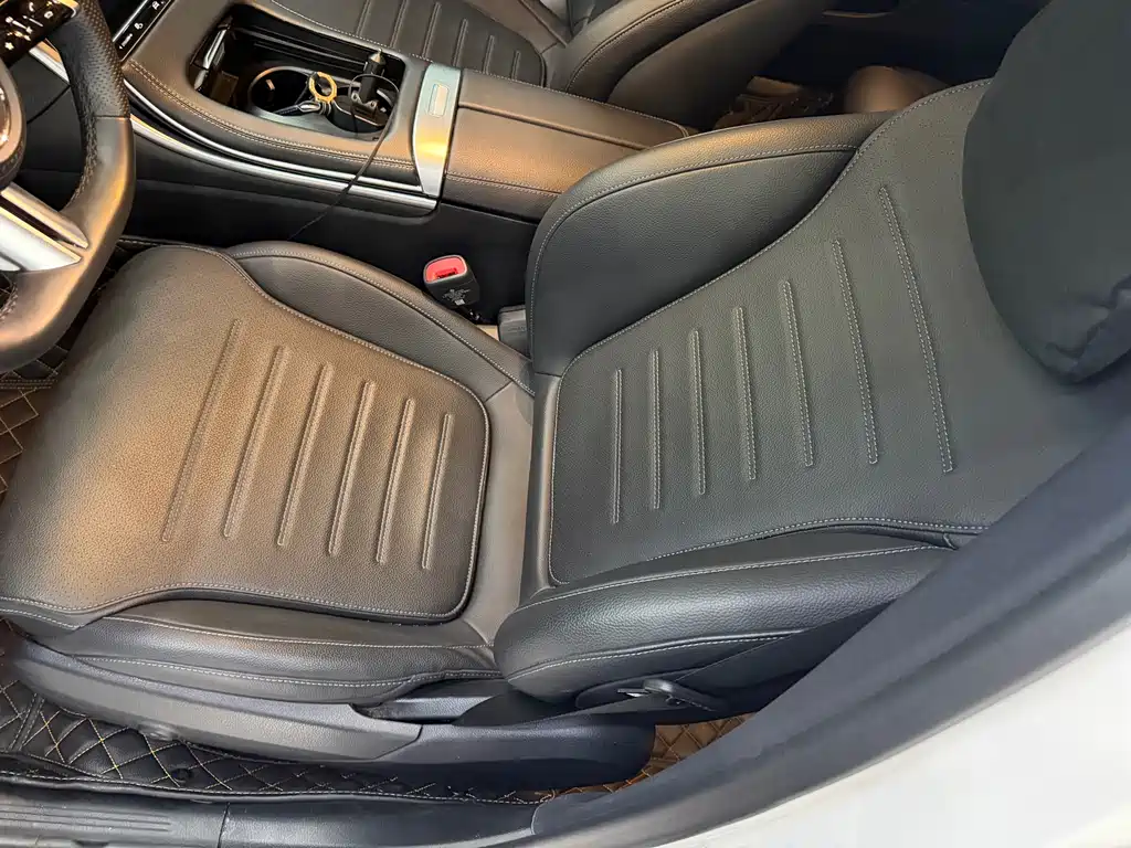 Mercedes-Benz C-Class — миниатюра 12