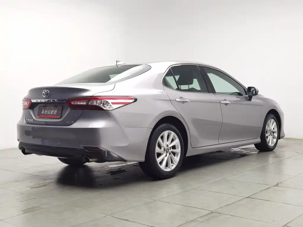 Toyota Camry — миниатюра 2
