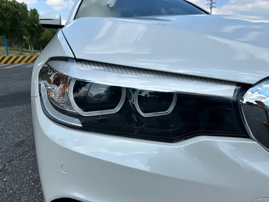BMW 5 Series — миниатюра 10