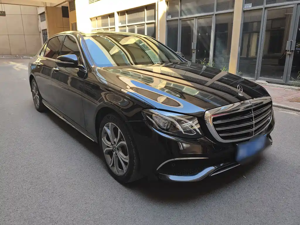 Mercedes-Benz E-Class — миниатюра 3