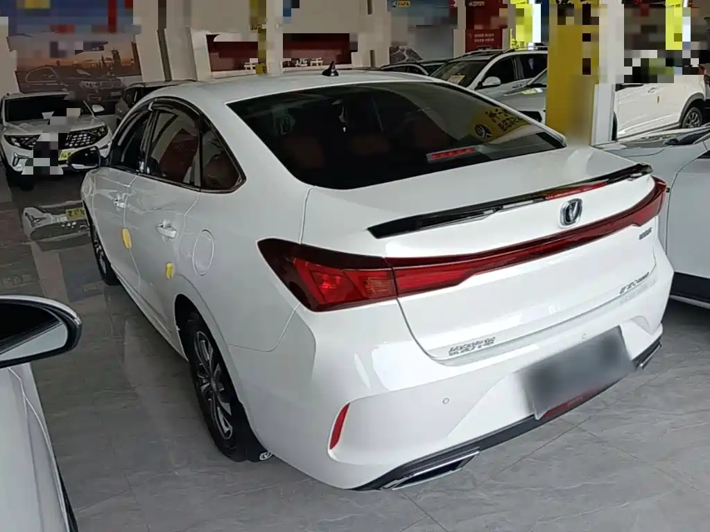 Changan Eado — миниатюра 5