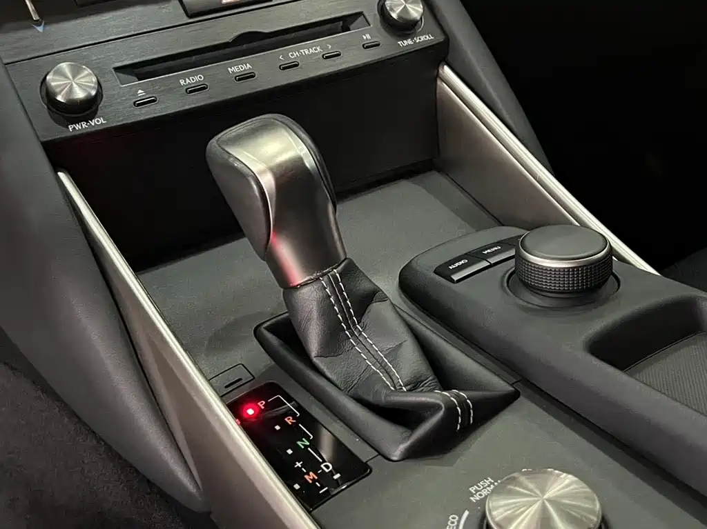 Lexus IS — миниатюра 13
